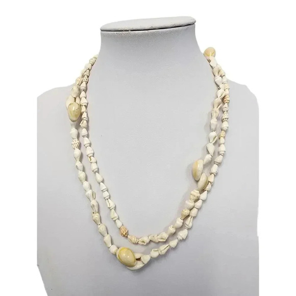 Vintage Jewelry - Vintage Layered Faux Oyster Shell Necklace – 37-inch – Closed